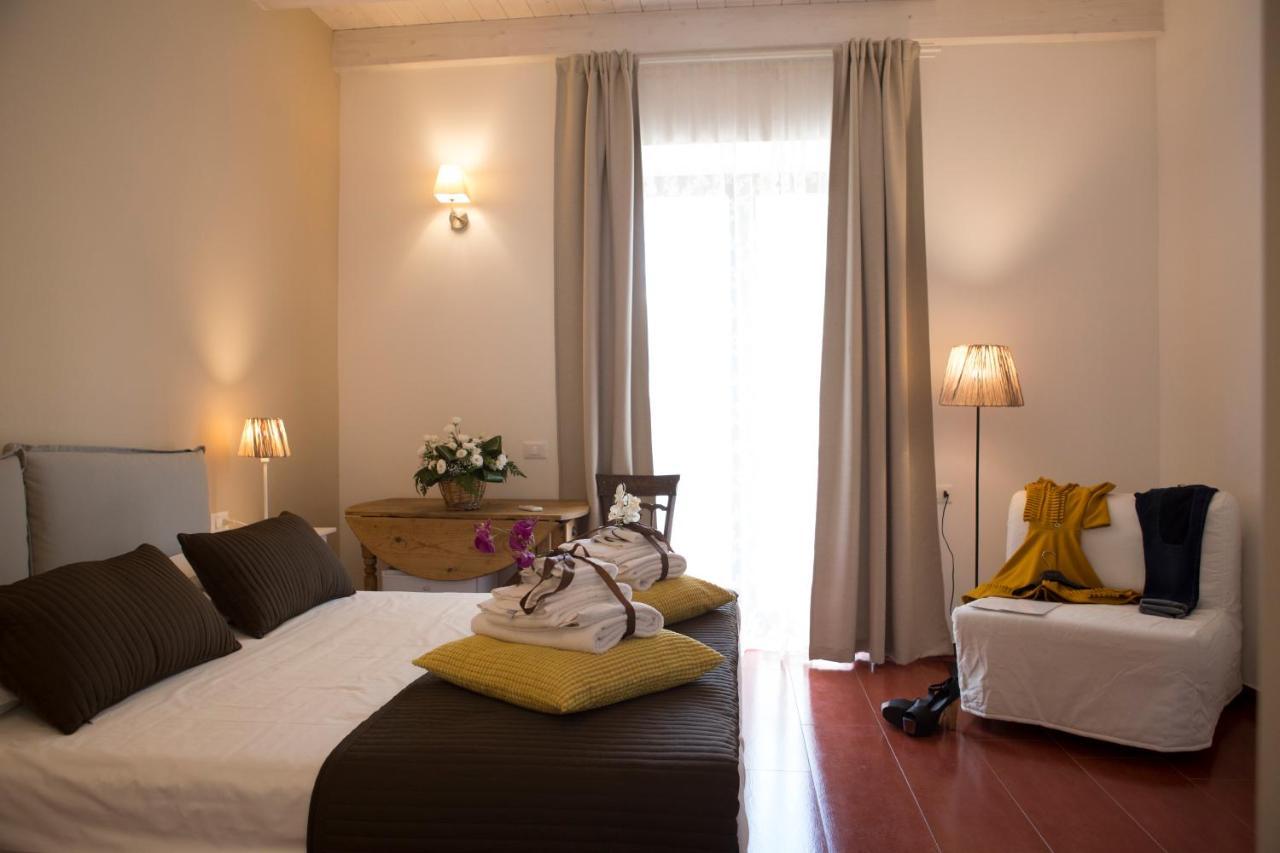 Yhomisus Bed and Breakfast Comiso Eksteriør billede